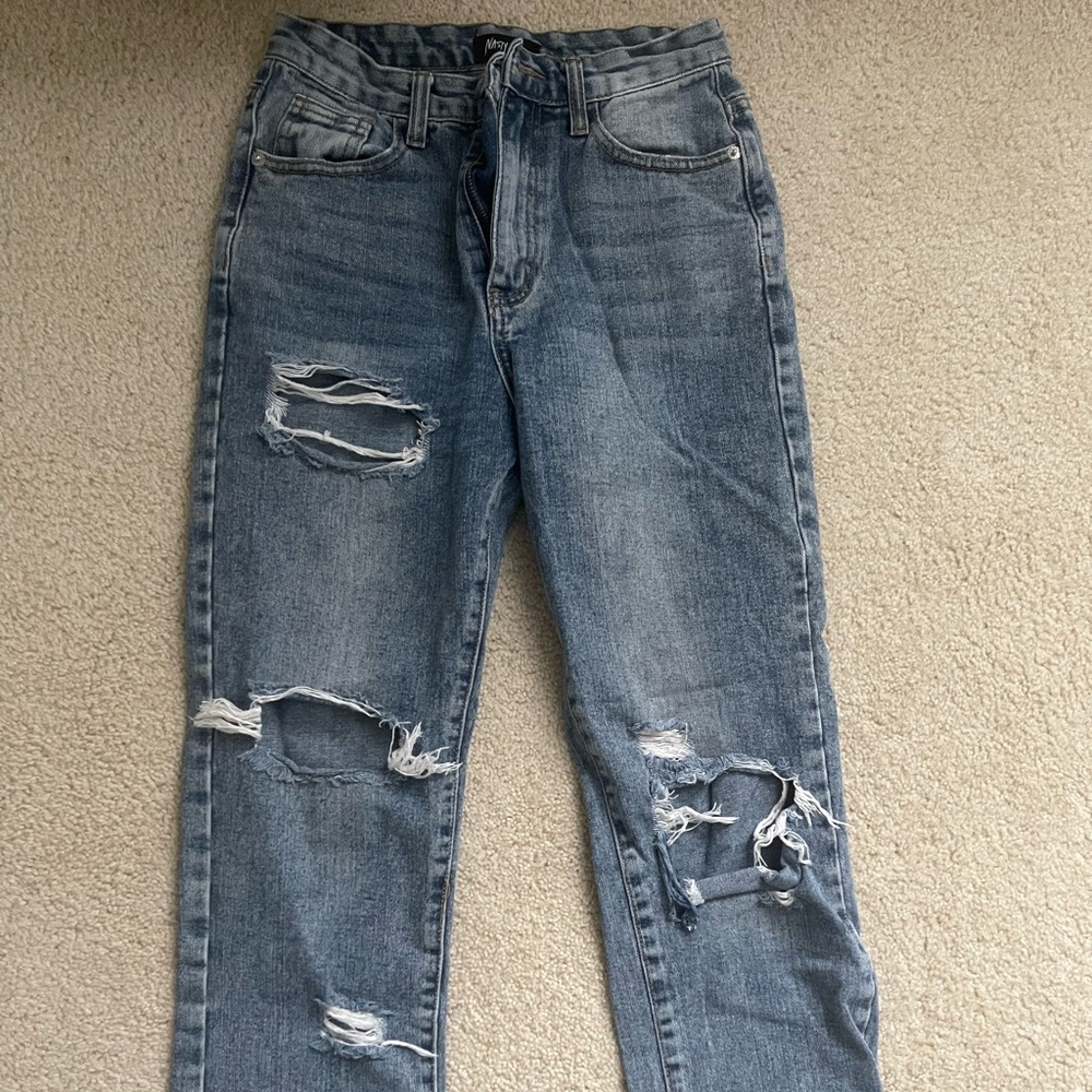 High Rise, ripped, straight legged jeans!